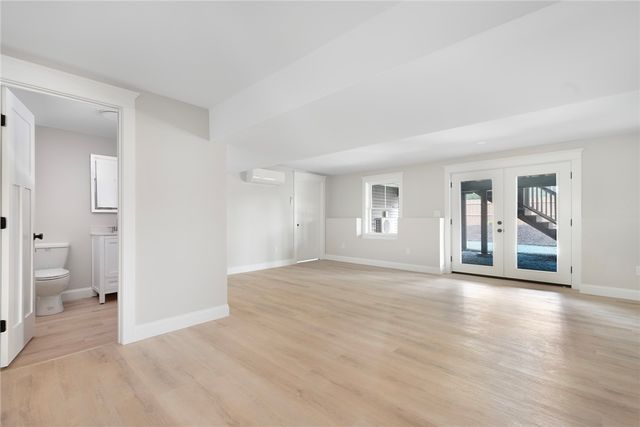 5 Braeburn Circle, Cranston, RI 02921