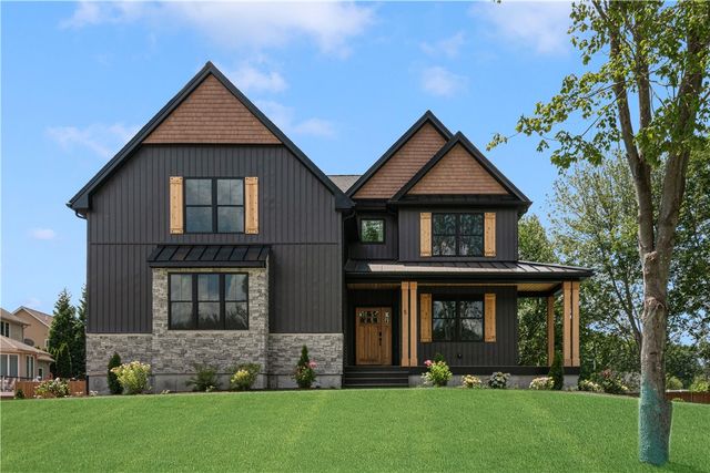 5 Braeburn Circle, Cranston, RI 02921