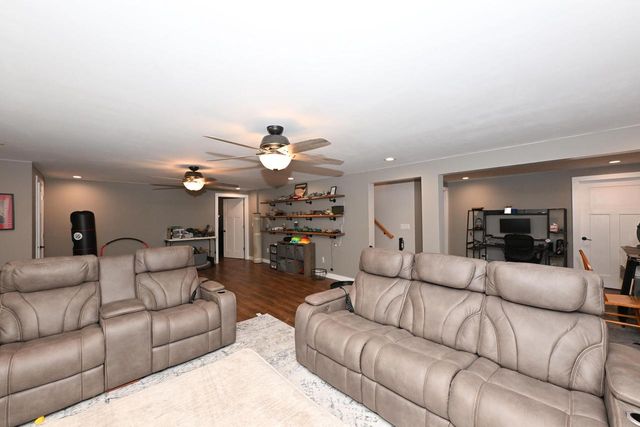N1476 Chicago DRIVE, Genoa City, WI 53128