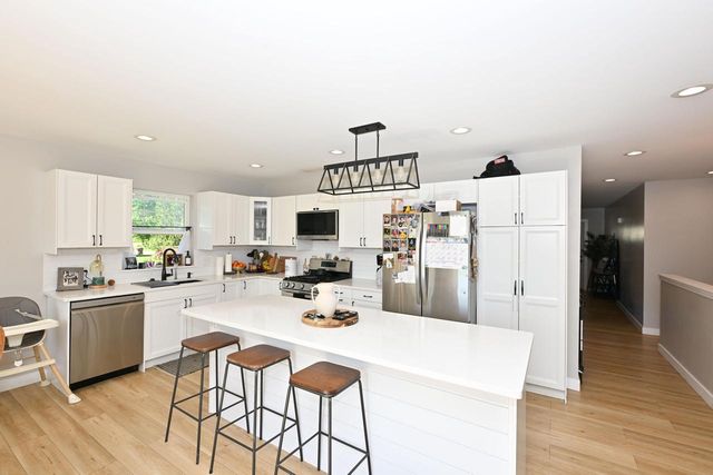 N1476 Chicago DRIVE, Genoa City, WI 53128