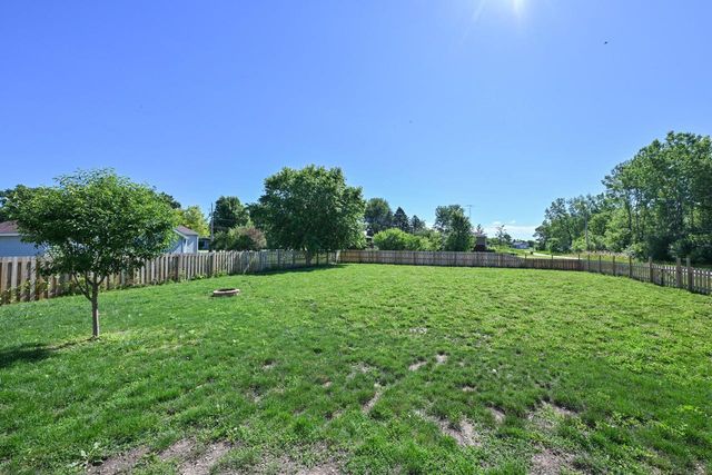 N1476 Chicago DRIVE, Genoa City, WI 53128