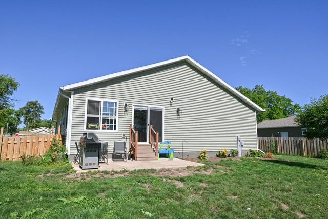 N1476 Chicago DRIVE, Genoa City, WI 53128