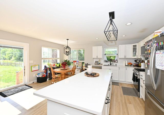 N1476 Chicago DRIVE, Genoa City, WI 53128