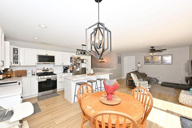 N1476 Chicago DRIVE, Genoa City, WI 53128