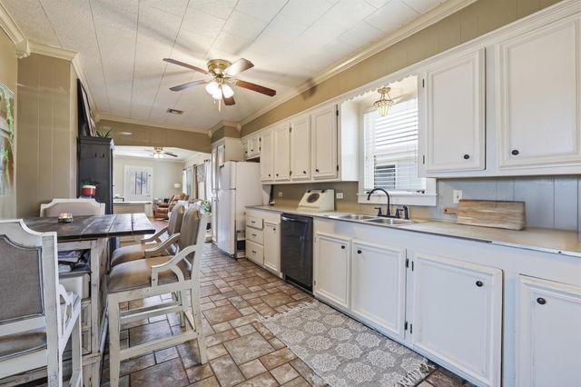 139 East 6th Street, Larose, LA 70373