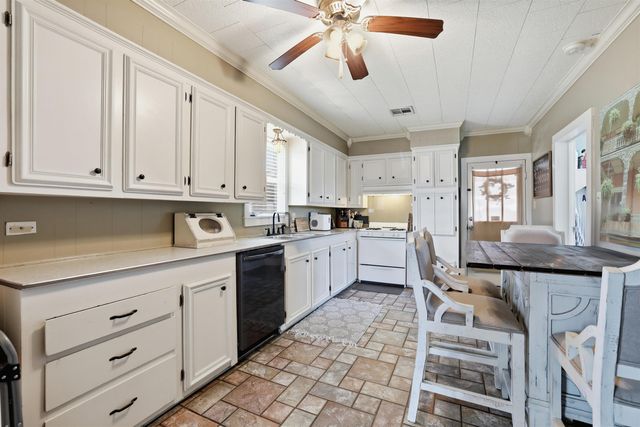 139 East 6th Street, Larose, LA 70373