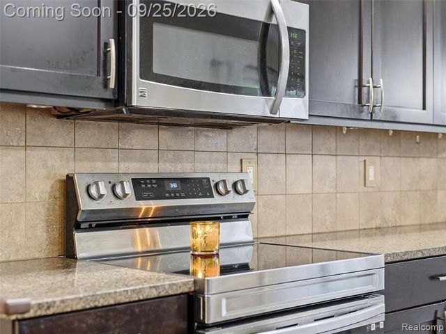 17405 Loranger Street, Clinton Township, MI 48038