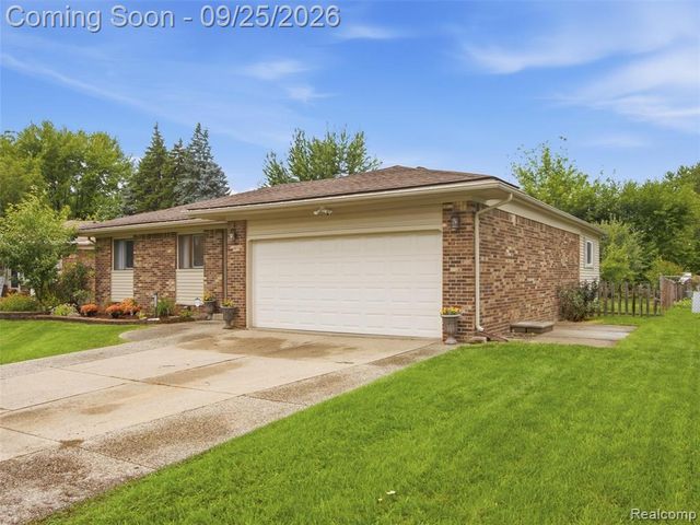 17405 Loranger Street, Clinton Township, MI 48038