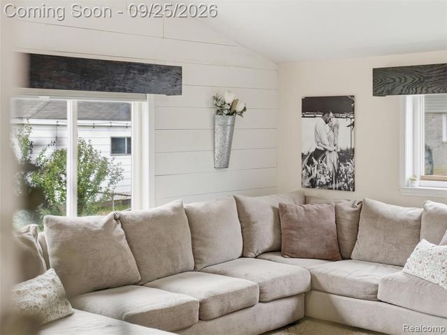 17405 Loranger Street, Clinton Township, MI 48038