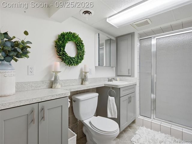 17405 Loranger Street, Clinton Township, MI 48038