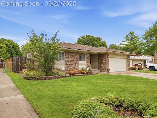 17405 Loranger Street, Clinton Township, MI 48038