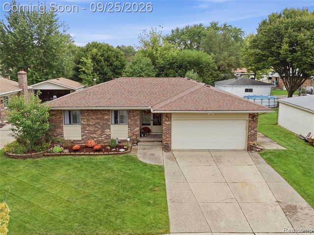 17405 Loranger Street, Clinton Township, MI 48038