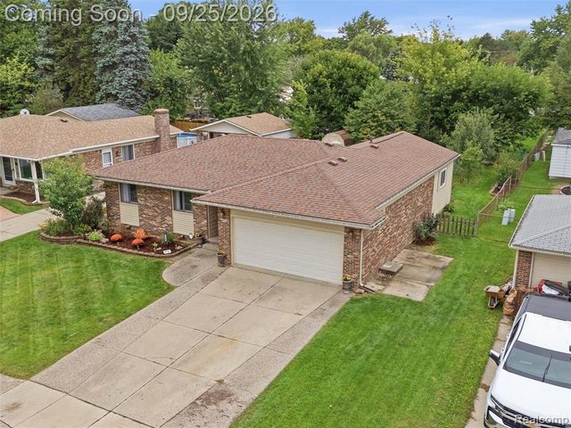 17405 Loranger Street, Clinton Township, MI 48038