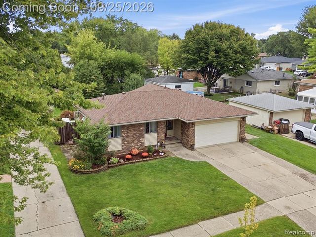 17405 Loranger Street, Clinton Township, MI 48038