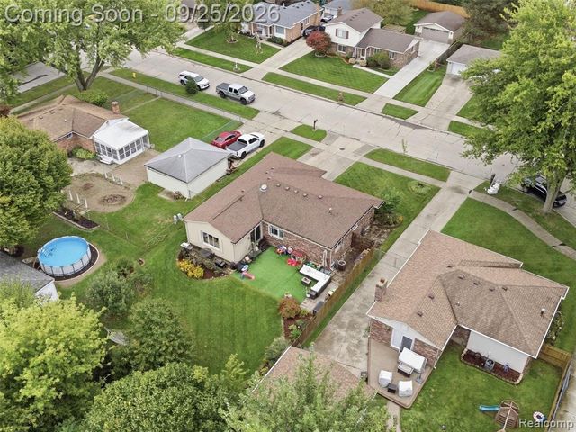 17405 Loranger Street, Clinton Township, MI 48038
