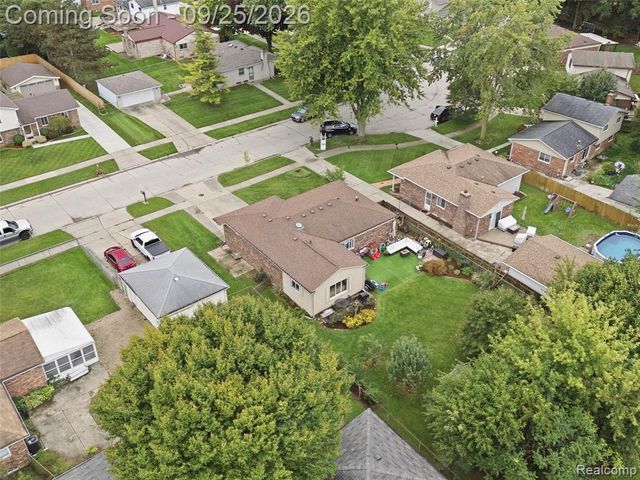 17405 Loranger Street, Clinton Township, MI 48038