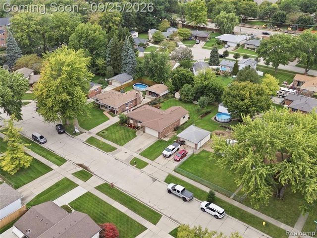 17405 Loranger Street, Clinton Township, MI 48038