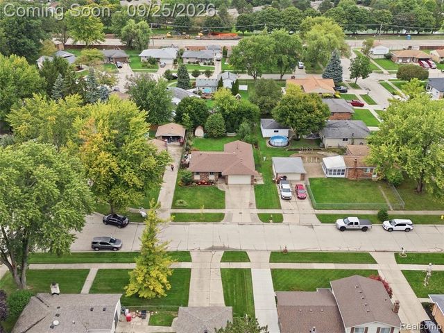 17405 Loranger Street, Clinton Township, MI 48038