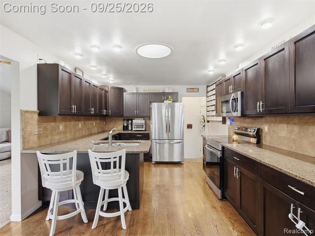 17405 Loranger Street, Clinton Township, MI 48038