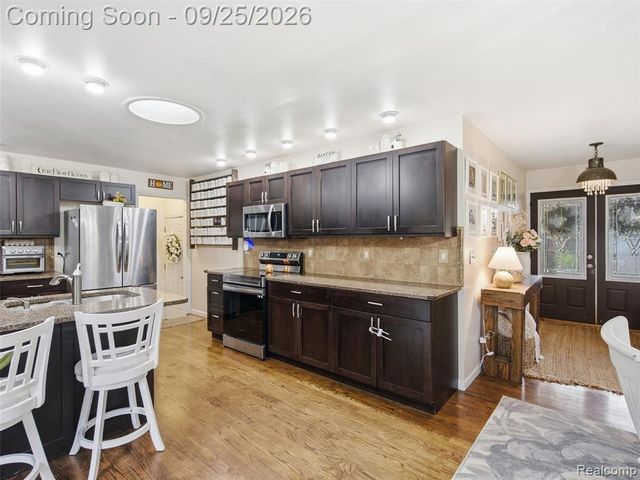 17405 Loranger Street, Clinton Township, MI 48038