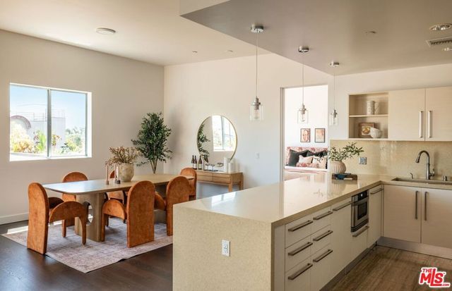 855 N Croft Avenue PH4, West Hollywood, CA 90069
