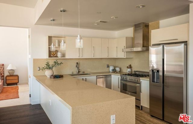 855 N Croft Avenue PH4, West Hollywood, CA 90069