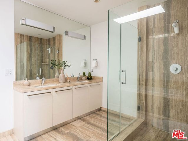 855 N Croft Avenue PH4, West Hollywood, CA 90069