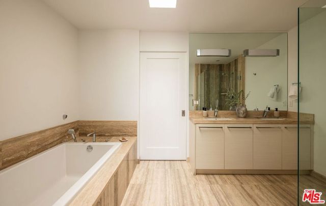 855 N Croft Avenue PH4, West Hollywood, CA 90069