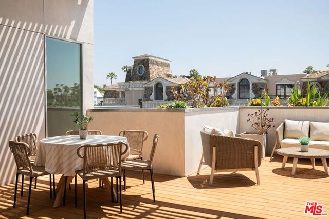 855 N Croft Avenue PH4, West Hollywood, CA 90069