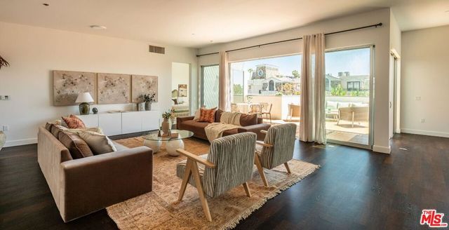 855 N Croft Avenue PH4, West Hollywood, CA 90069
