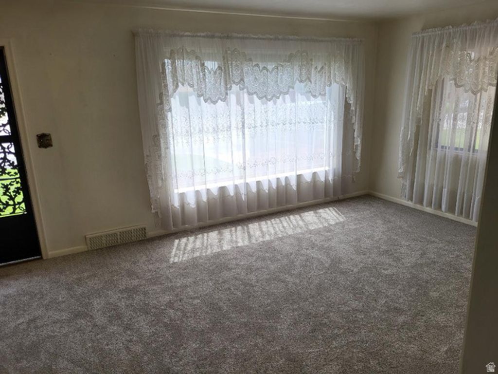 Image 3 of property listing at 1358 CROSS ST, Ogden, UT 84404