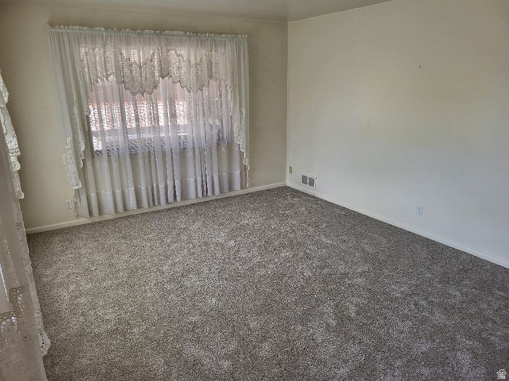 Image 7 of property listing at 1358 CROSS ST, Ogden, UT 84404
