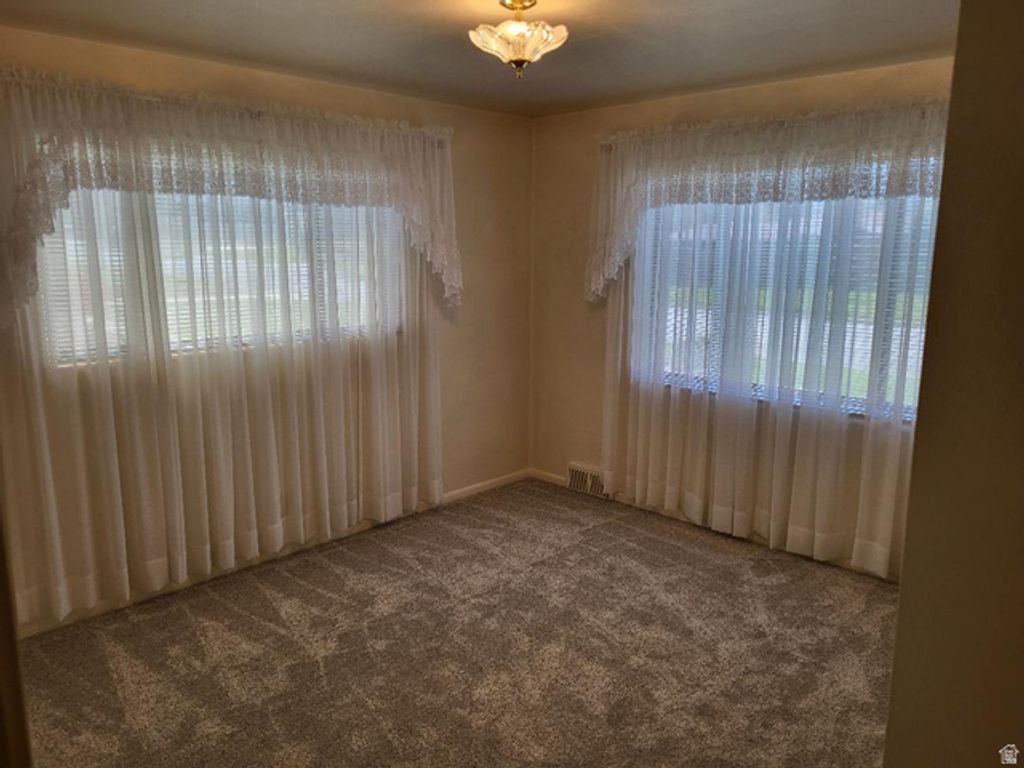 Image 9 of property listing at 1358 CROSS ST, Ogden, UT 84404