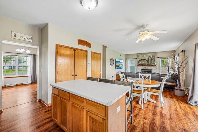 W1064 Audubon Park DRIVE, Ixonia, WI 53036