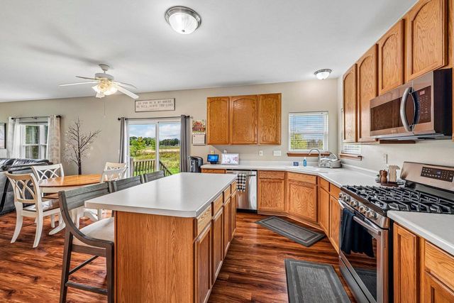 W1064 Audubon Park DRIVE, Ixonia, WI 53036