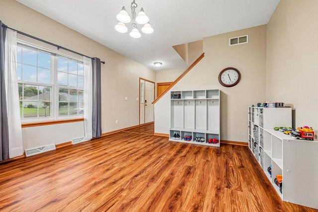 W1064 Audubon Park DRIVE, Ixonia, WI 53036