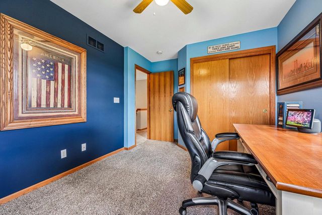 W1064 Audubon Park DRIVE, Ixonia, WI 53036