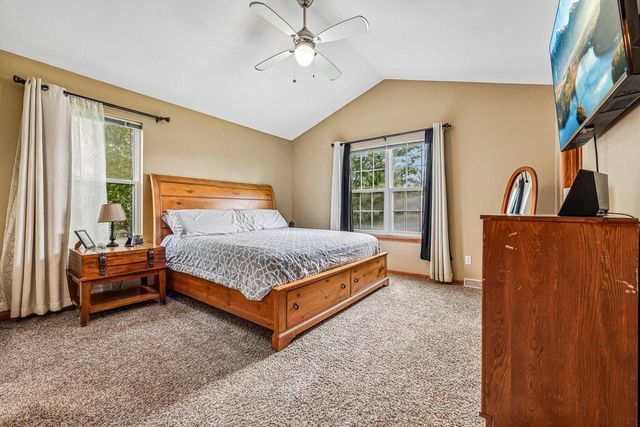 W1064 Audubon Park DRIVE, Ixonia, WI 53036