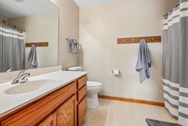 W1064 Audubon Park DRIVE, Ixonia, WI 53036