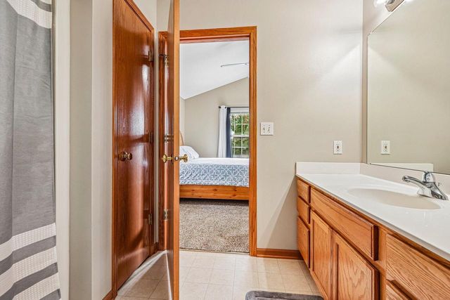 W1064 Audubon Park DRIVE, Ixonia, WI 53036