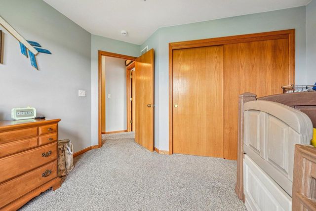 W1064 Audubon Park DRIVE, Ixonia, WI 53036