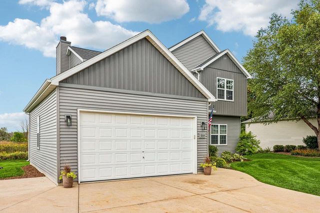 W1064 Audubon Park DRIVE, Ixonia, WI 53036