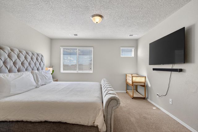 2428 Del Timbre Lane SW, Albuquerque, NM 87121