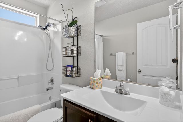 2428 Del Timbre Lane SW, Albuquerque, NM 87121