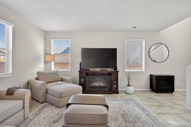 2428 Del Timbre Lane SW, Albuquerque, NM 87121