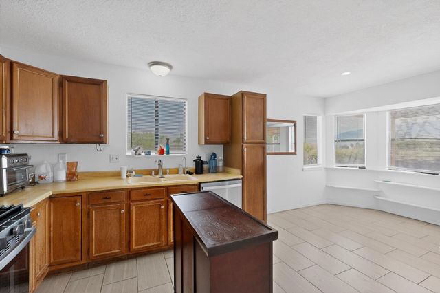 5014 Nickel Drive NE, Rio Rancho, NM 87124