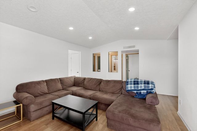 5014 Nickel Drive NE, Rio Rancho, NM 87124