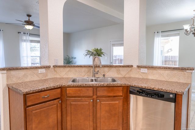 6913 Abbey Falls, San Antonio, TX 78249