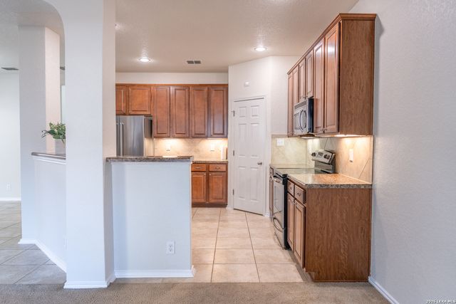 6913 Abbey Falls, San Antonio, TX 78249