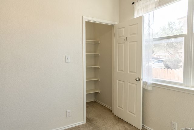 6913 Abbey Falls, San Antonio, TX 78249